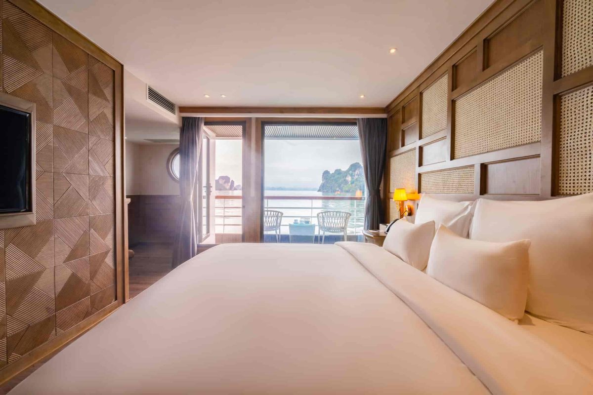 du thuyền Ambassador Day Cruise