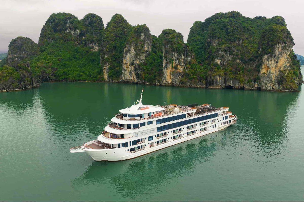 du thuyền Ambassador Day Cruise