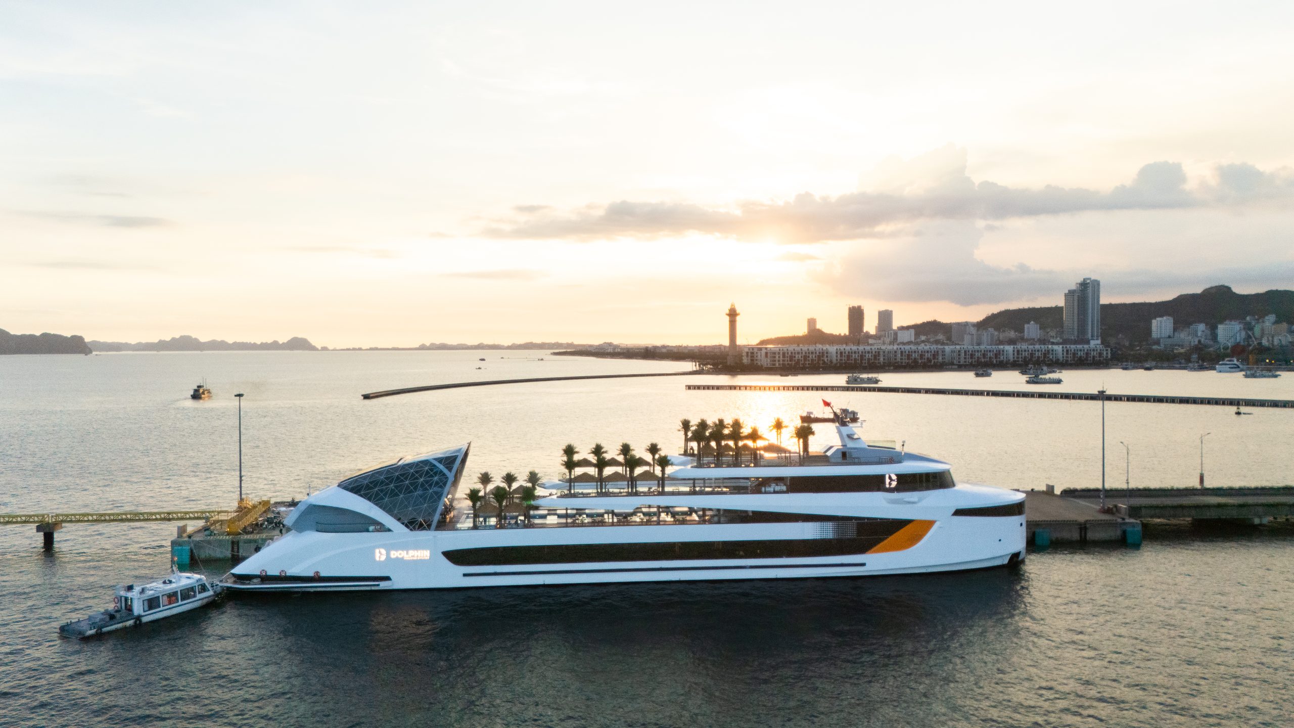 DU THUYỀN DOLPHIN